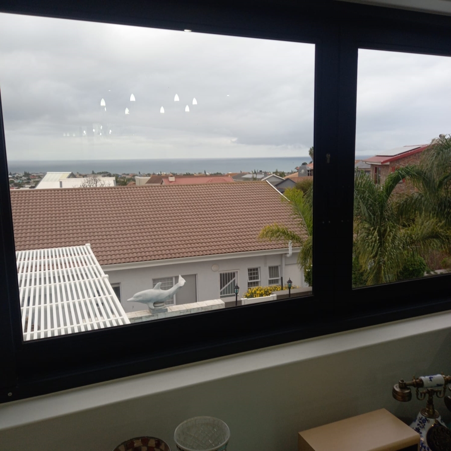 4 Bedroom Property for Sale in Menkenkop Western Cape
